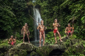 Sumatra : En immersion chez les Hommes-Fleurs de Siberut
