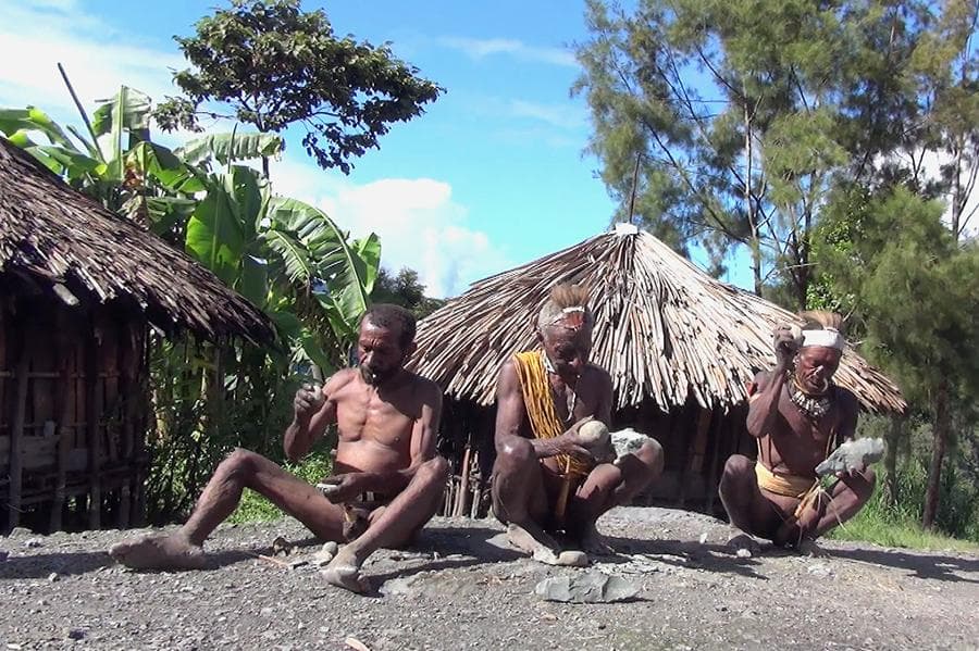 Papouasie : Immersion chez les Una, les Yali & les Dani