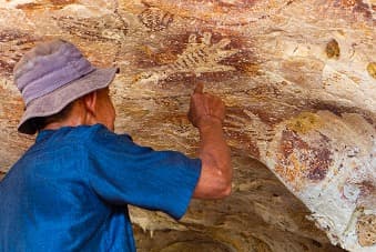 Bornéo : la mémoire des grottes